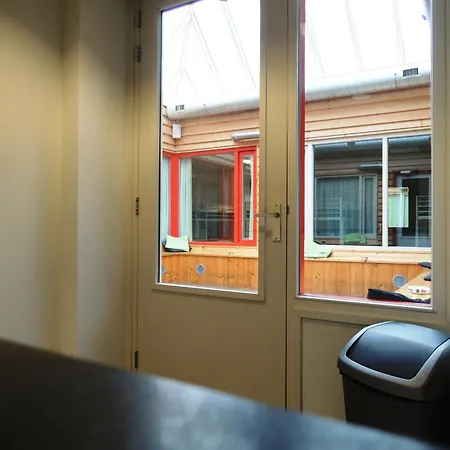 3be Backpackers Bed & Breakfast *