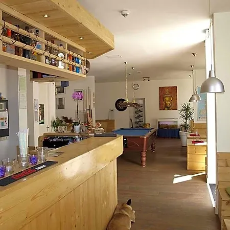 3be Backpackers Bed & Breakfast *
